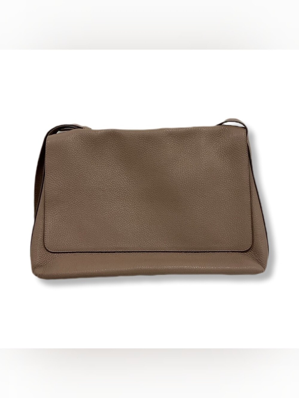 Cuyana Pebbled Leather Shoulder Bag in Taupe